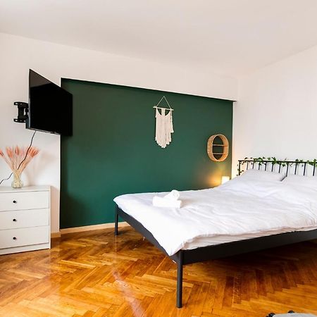 Chmielna - 250M Od Zlotych Tarasow, 350M Od Dworca Centralnego - Wifi - Smart Tv 55 Cali - Better Rental Warsaw Luaran gambar