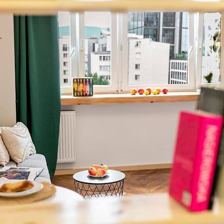 Chmielna - 250M Od Zlotych Tarasow, 350M Od Dworca Centralnego - Wifi - Smart Tv 55 Cali - Better Rental Warsaw Luaran gambar