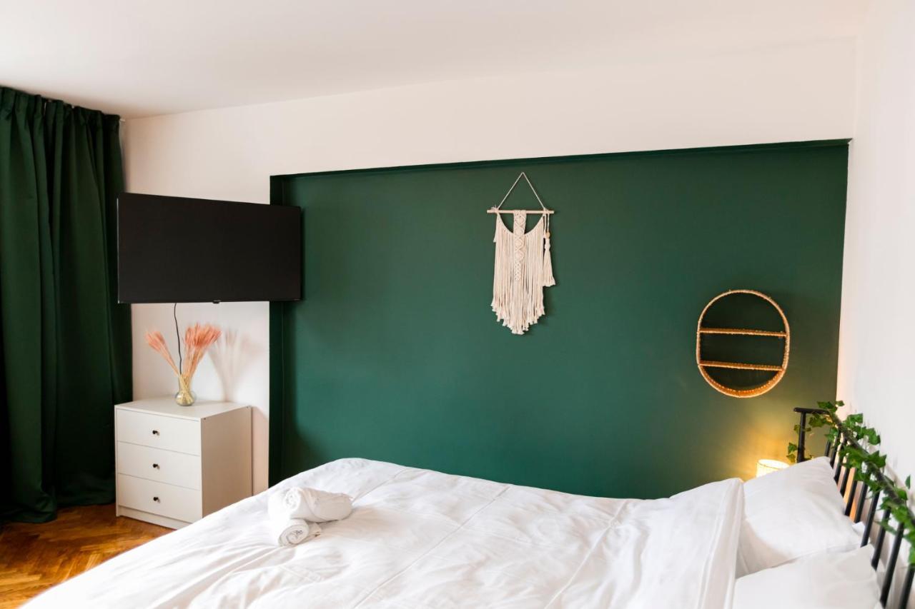 Chmielna - 250M Od Zlotych Tarasow, 350M Od Dworca Centralnego - Wifi - Smart Tv 55 Cali - Better Rental Warsaw Luaran gambar