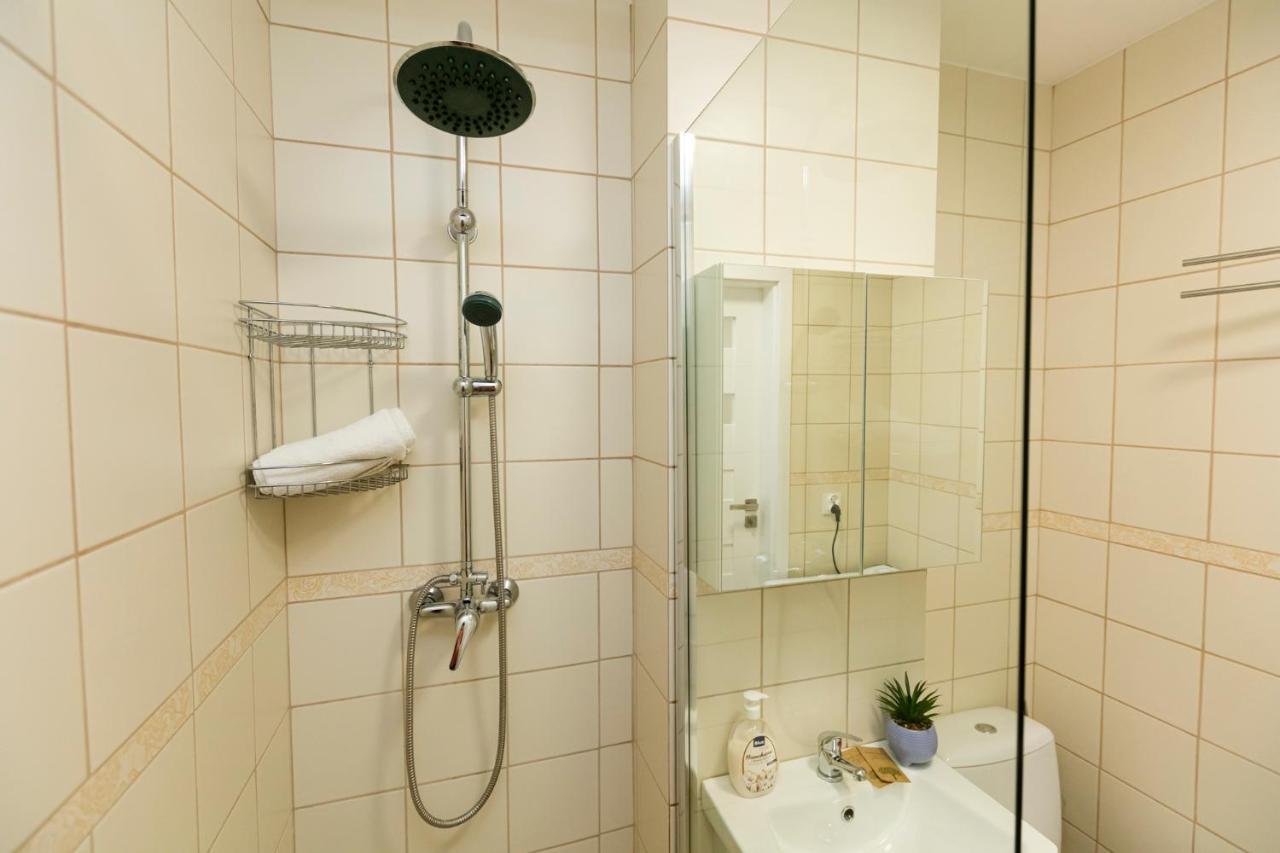 Chmielna - 250M Od Zlotych Tarasow, 350M Od Dworca Centralnego - Wifi - Smart Tv 55 Cali - Better Rental Warsaw Luaran gambar